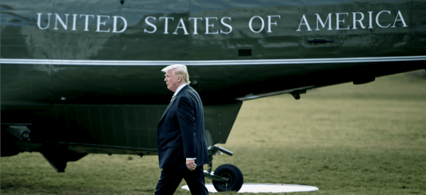 Le décret anti-immigration de Trump s'aligne de manière bien pratique avec ses intérêts commerciaux