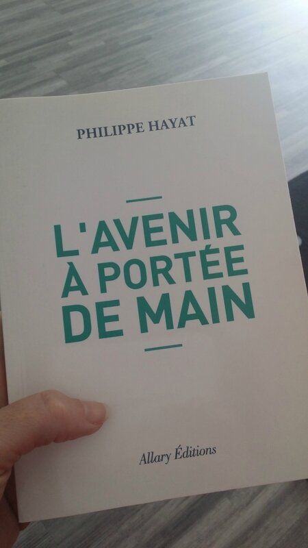 L'avenir à portée de main, Philippe Hayat - Laurie lit