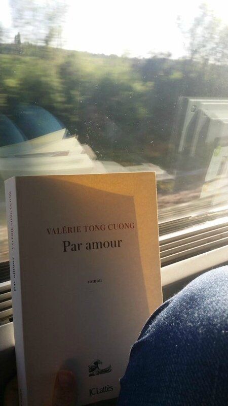 Par amour, Valérie Tong Cuong - Laurie lit