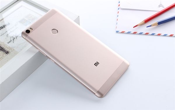 Xiaomi Mi Max 2 : Le géant se précise ! • PhoneDroid