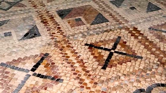 Villa de Séviac (Gers) : trésor de la mosaïque romaine polychrome en restauration