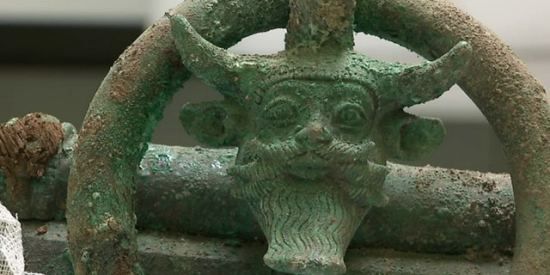 Le Louvre veut percer les mystères des trésors du prince celte de Lavau