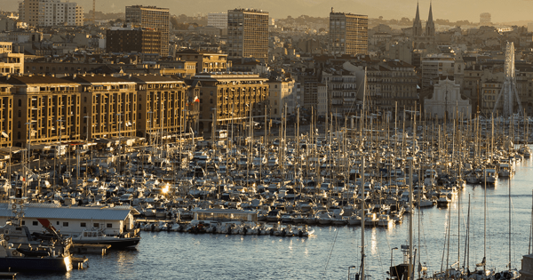 Jean-Luc Mélenchon marque son territoire à Marseille - Radio Classique