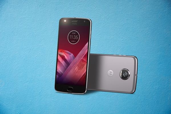 Le Moto Z2 Play débarque en France le 20 juillet au prix de 499,99€