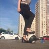 WebBuzz du 18/09/2017: Lisa Zimouche montre son habilité à jouer au foot en haut talons-Lisa Zimouche shows her football freestyling in high heels