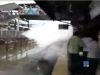 WebBuzz du 21/09/2017: Inde Le train passe une gare après 2 jours de pluies intenses-India Mumbai Rains Floods 2017 at the train station