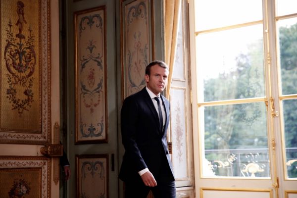 Tour Eiffel. Macron a envoyé un poème à une jeune Britannique