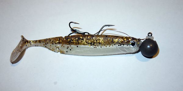 Comment monter un leurre souple pour pêcher le sandre en linéaire