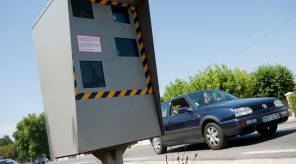 AUDIO. «Minute Papillon!»: Boom financier des radars, Mitterrand plébiscité, «Aquarius» et saké technologique