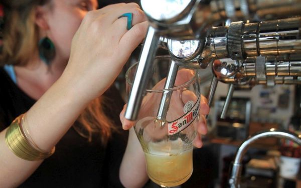 Addiction à l'alcool : la prévention est le "grand absent du financement", dénoncent des médecins