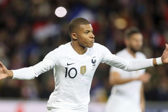 France - Islande : Mbappé sur le gong, résumé, notes et buts en vidéo