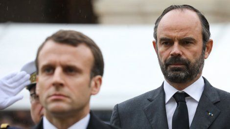 Sondage : les Français ont davantage confiance en Édouard Philippe qu'en Emmanuel Macron
