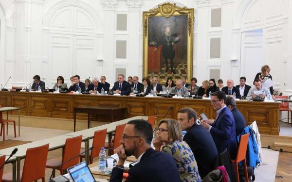 Pau : suivez le conseil municipal sur les orientations budgétaires en direct vidéo