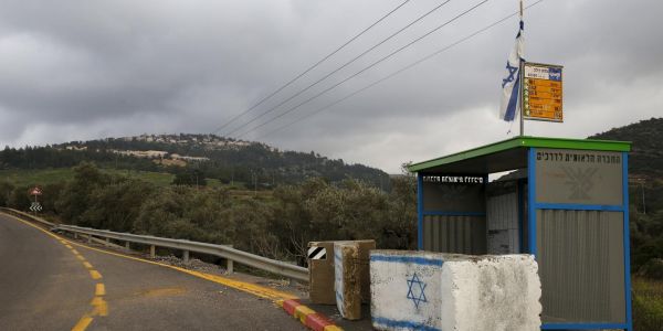 Airbnb supprime les locations dans les colonies juives de Cisjordanie, Israël menace