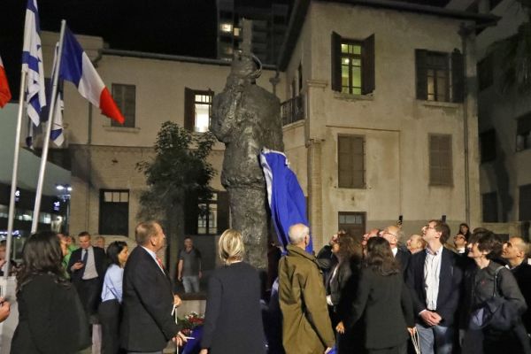 Une statue du capitaine Alfred Dreyfus inaugurée à Tel-Aviv