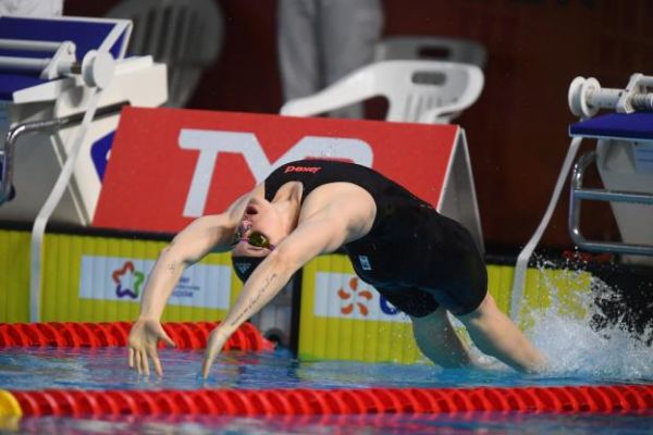Natation - ChM (pb) - Natation (Championnats du monde petit bassin) : Mélanie Hénique accède aux demi-finales du 50m papillon
