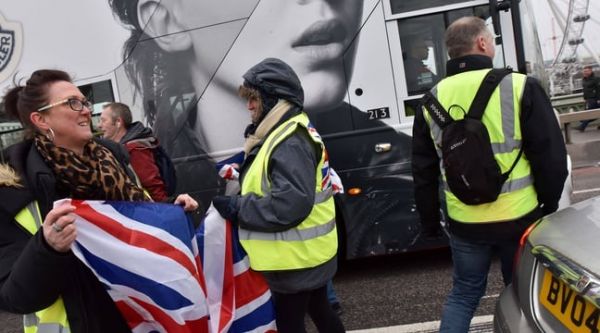 «Gilets jaunes»: Des «yellow vests» manifestent dans plusieurs grandes villes britanniques ce samedi
