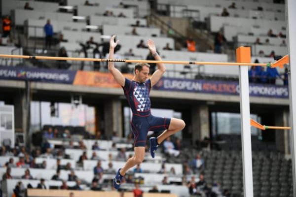 Athlé - Perche - Perche : Renaud Lavillenie se voit continuer jusqu'aux JO 2024 à Paris