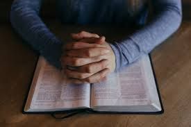 Si j'obéis à Dieu, d'autres en souffriront. ( Oswald Chambers )