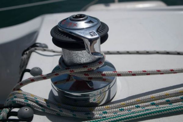 Que signifie le numéro sur un winch d'un voilier ?