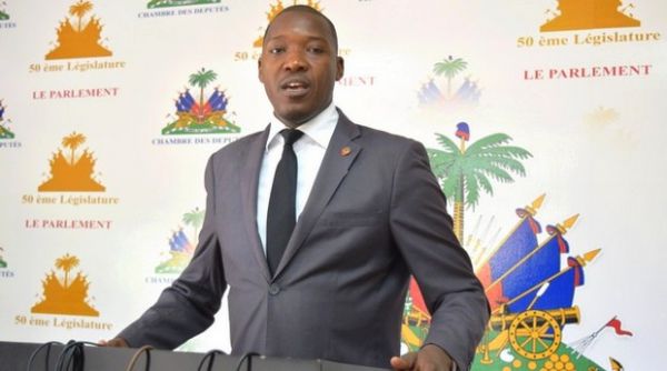 Abel Descollines déplore la mort tragique d'une jeune femme à Mirebalais et accuse la PNH de ce meurtre