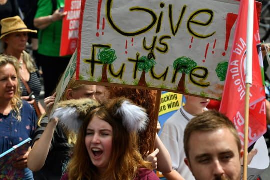 Climat: manif mondiale de la jeunesse pour sauver la planète