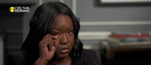 Une des femmes accusant le chanteur américain R. Kelly d'abus sexuels s'exprime pour la première fois et dit se sentir "libérée"  - VIDEO