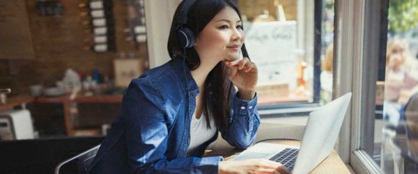 3 podcasts pour futurs parents
