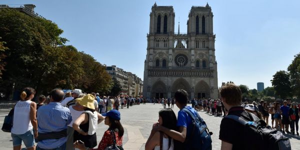 Après l'incendie de Notre-Dame, le secteur du tourisme craint une baisse de la fréquentation