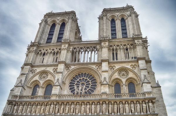Incendie de Notre-Dame : Air France met (aussi) la main à la poche