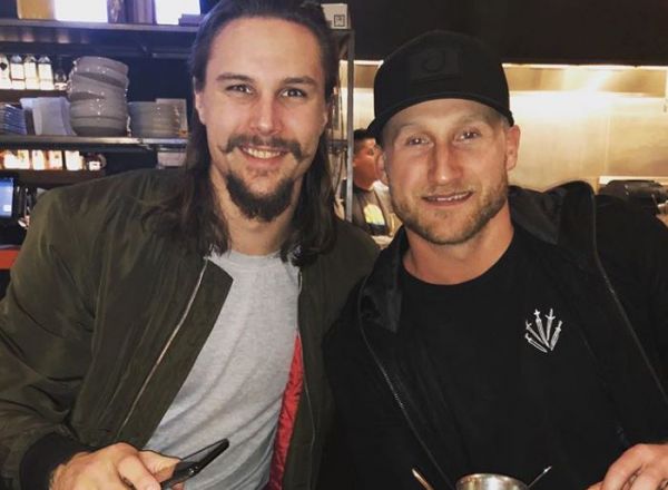 Erik Karlsson et Martin Jones sont méconnaissables