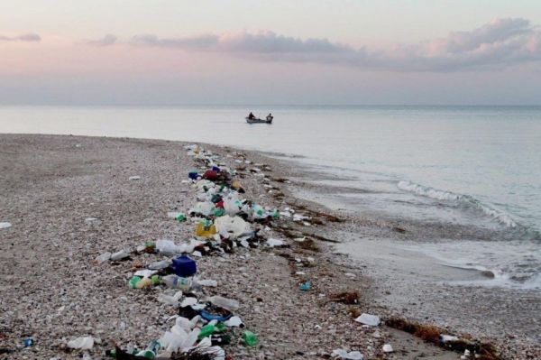Repérer les déchets plastiques marins par satellite