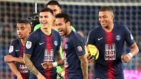 Le PSG fête son titre en battant Monaco 3-1