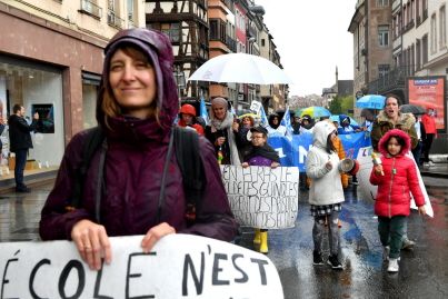 Strasbourg: des mamans en colère à cause de la loi Blanquer