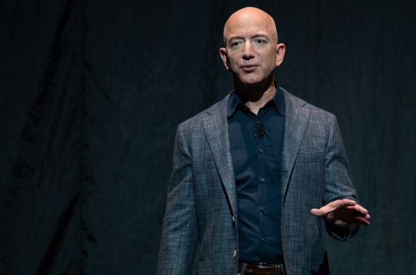 Jeff Bezos, le patron d'Amazon, vise la Lune