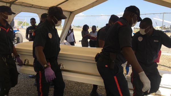Turks-et-Caïcos : les restes de 14 haïtiens qui ont péri en mer le 31 mars, rapatriés au Cap-Haïtien
