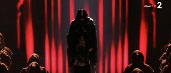 Spéciale Eurovision : Madonna accusée par les internautes et les médias d'avoir raté sa prestation en direct lors de la cérémonie hier soir - Vidéo