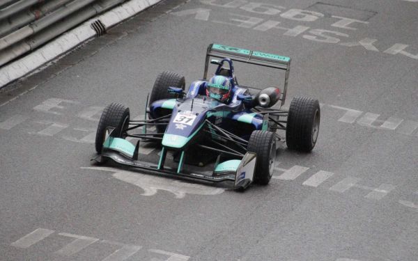 Grand Prix de Pau : "God save the kid" !