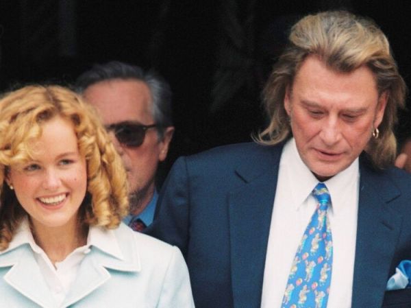 "Laeticia Hallyday, la vraie histoire” : les tristes coulisses du jour de son mariage avec Johnny