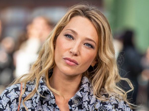 Laura Smet, folle de rage, menace un journaliste après la diffusion du documentaire sur Laeticia Hallyday