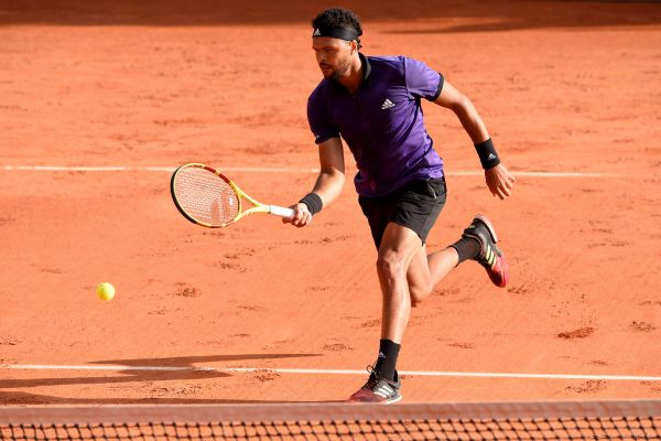 Tennis: Tsonga éliminé en quarts à Lyon, Paire file en demie