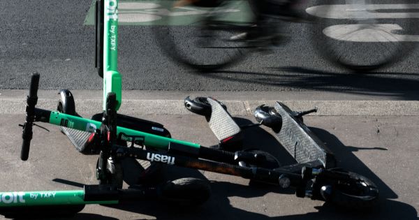 Une femme et un bébé renversés par une trotinette électrique