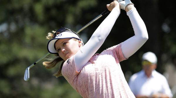 LPGA : Brooke Henderson conserve son avance