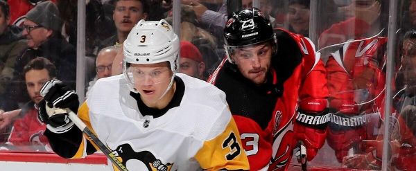 Les Penguins échangent Olli Maatta aux Blackhawks