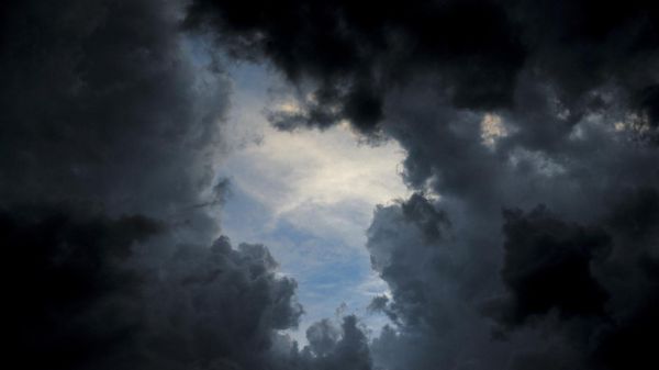 Orages dans le sud-est : "Il faut s'attendre à une multiplication de ce type d'événements", estime un prévisionniste