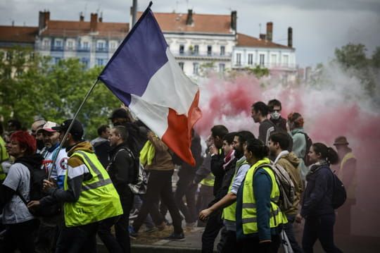 Après sept mois de "gilets jaunes", Castaner lance une réflexion sur le maintien de l'ordre