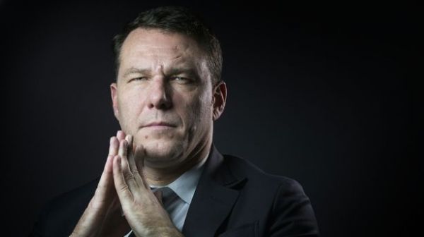 "De 10 à 70 milliards d'euros de déficit" : l'immigration coûte-t-elle plus qu'elle ne rapporte, comme l'affirme Jean-Lin Lacapelle (RN) ?