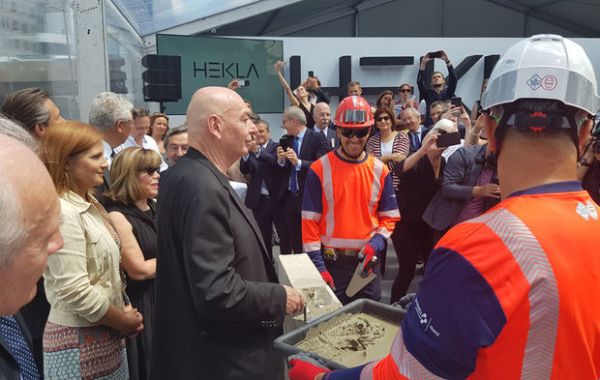 A La Défense, un cristal taillé à la mesure de la tour Hekla