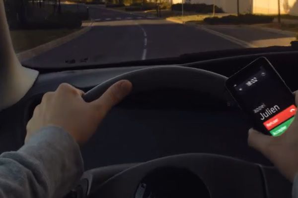 Le téléphone au volant, nouveau ''fléau de la route''