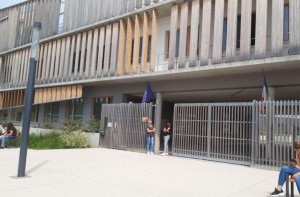 Val-d'Oise : suicide d'une collégienne de 11 ans